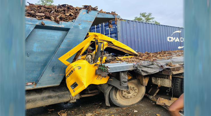 Two killed in Mirsharai dump truck-lorry collision
