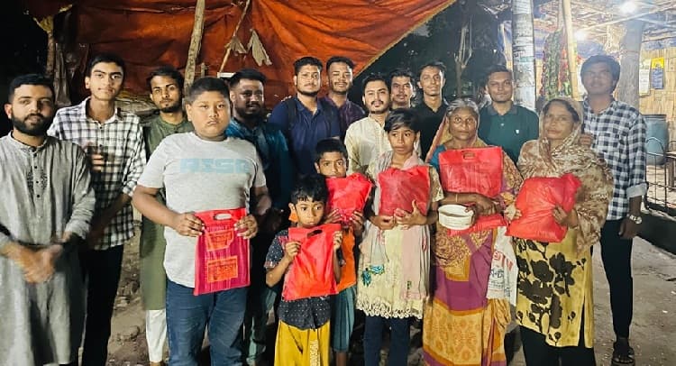 Tajkia gifts helpless people in Chittagong