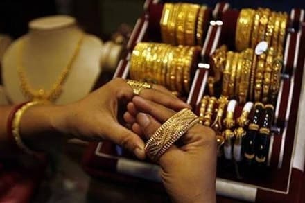 Gold prices hit record high